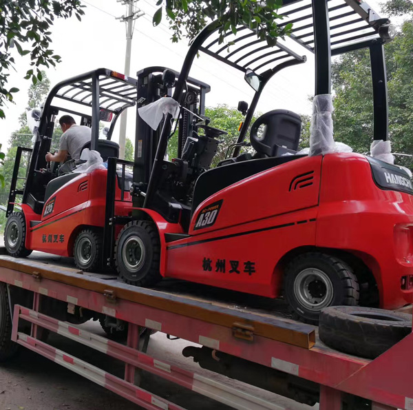 杭州叉車(chē)：電動(dòng)叉車(chē)租租租！買(mǎi)買(mǎi)買(mǎi)都可以哦！