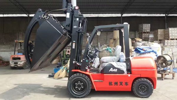 杭州叉車(chē)溫馨提示：叉車(chē)新舊電池不可混合使用哦！