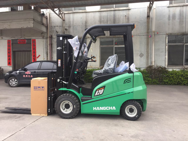 在廣州叉車市場(chǎng)，選擇電動(dòng)叉車，還要注意這些！